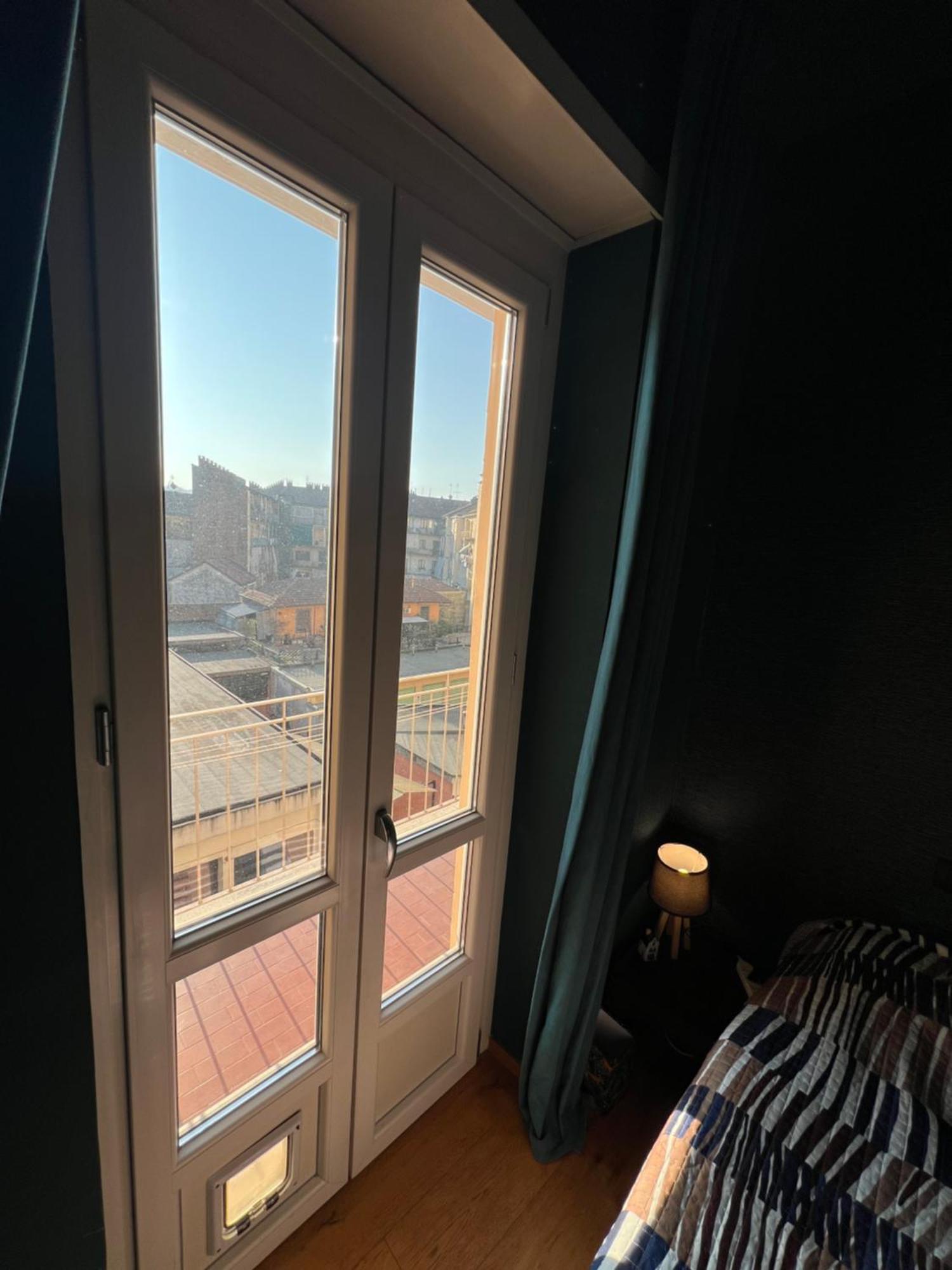 Room With Private Balcony On The Dora River Turin Luaran gambar