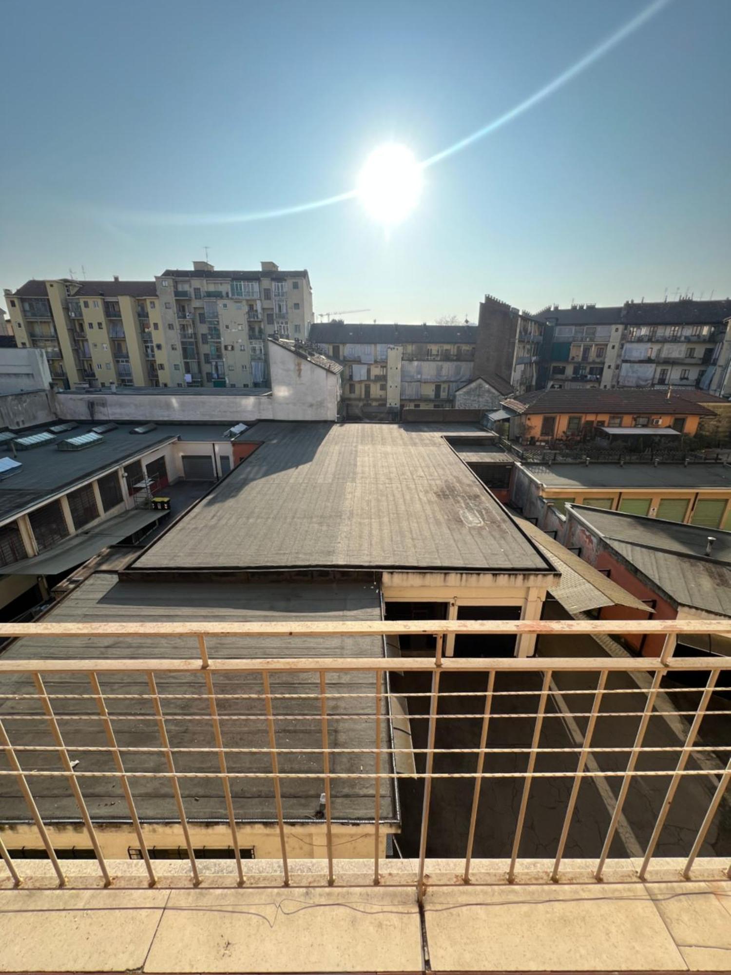 Room With Private Balcony On The Dora River Turin Luaran gambar