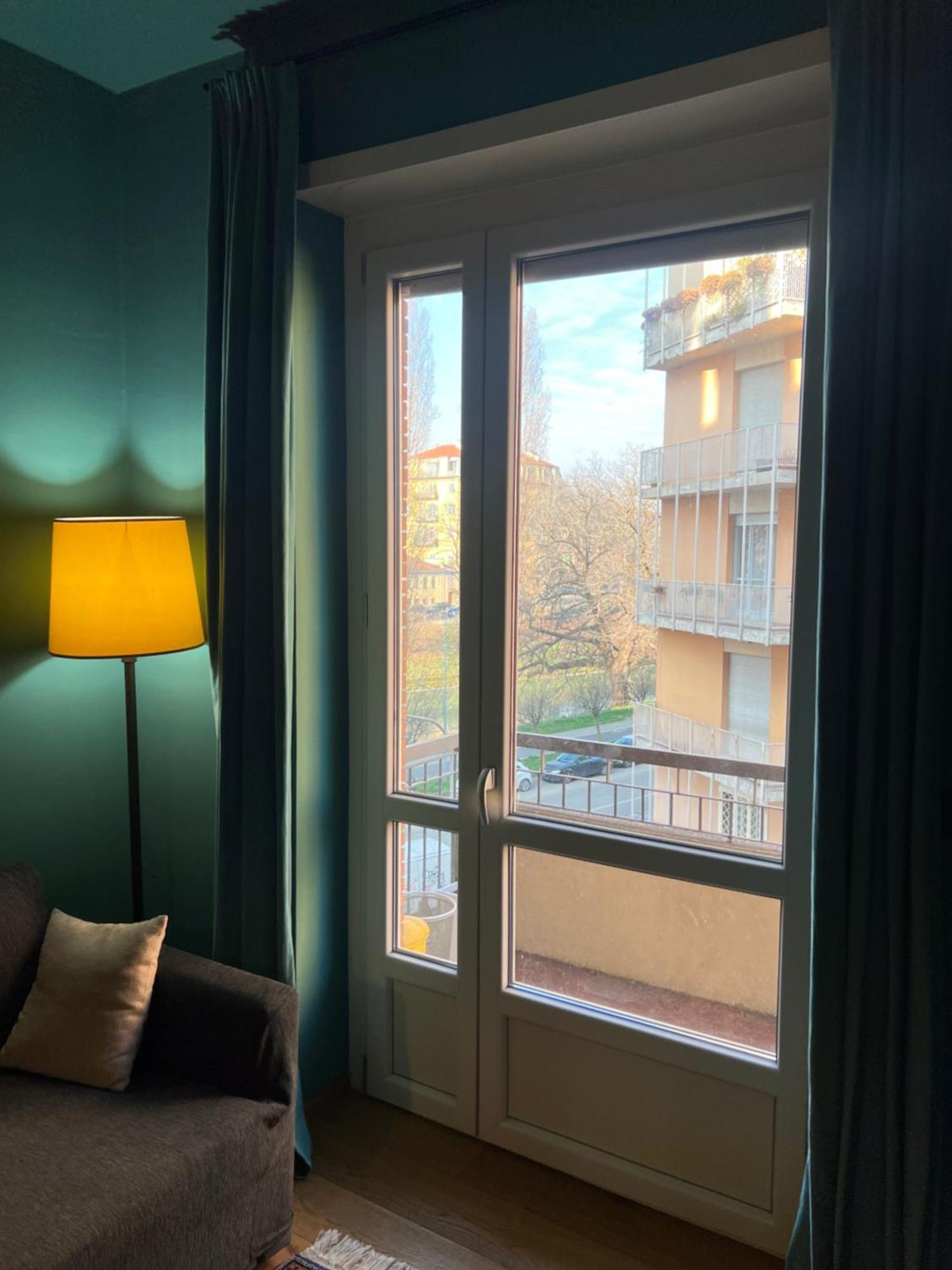 Room With Private Balcony On The Dora River Turin Luaran gambar