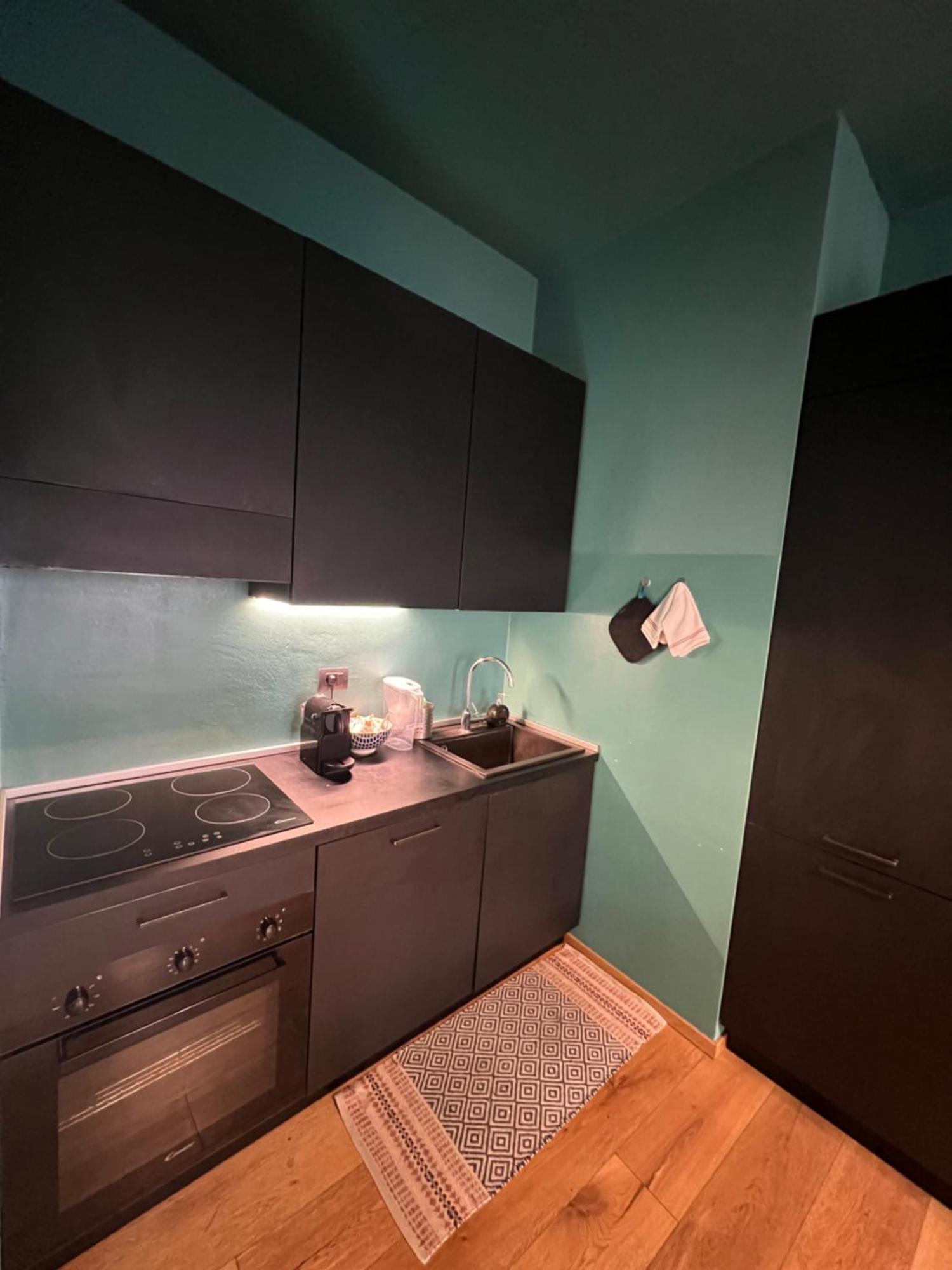 Room With Private Balcony On The Dora River Turin Luaran gambar